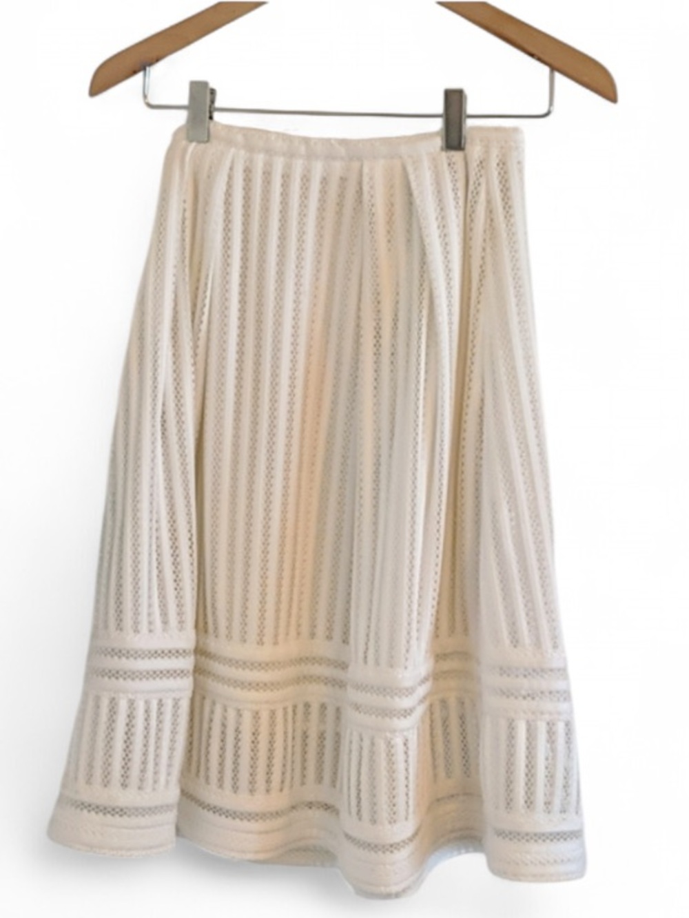 H&M white midi skirt, eyelet fabric, an A-line silhouette, size 4 - Picture 5 of 5